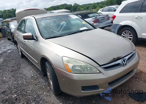 2006 Honda Accord 2.4 Ex z USA, uszkodzony, nr VIN 1HGCM56786A095186